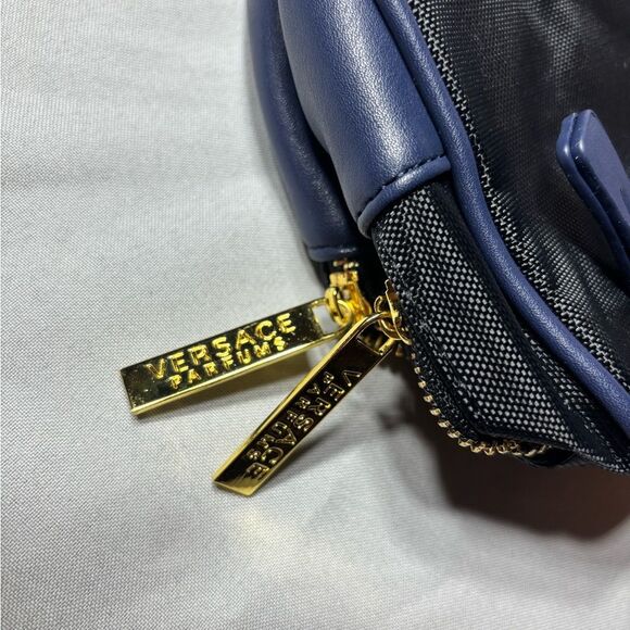 New! Versace Travel Pouch Bag Toiletry Case
Vanity Case - Picture 3 of 13